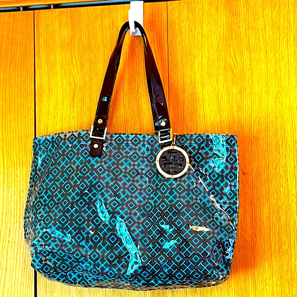 Tory Burch logo clear plastic handle tote bag with attached zip wallet pouch GUC